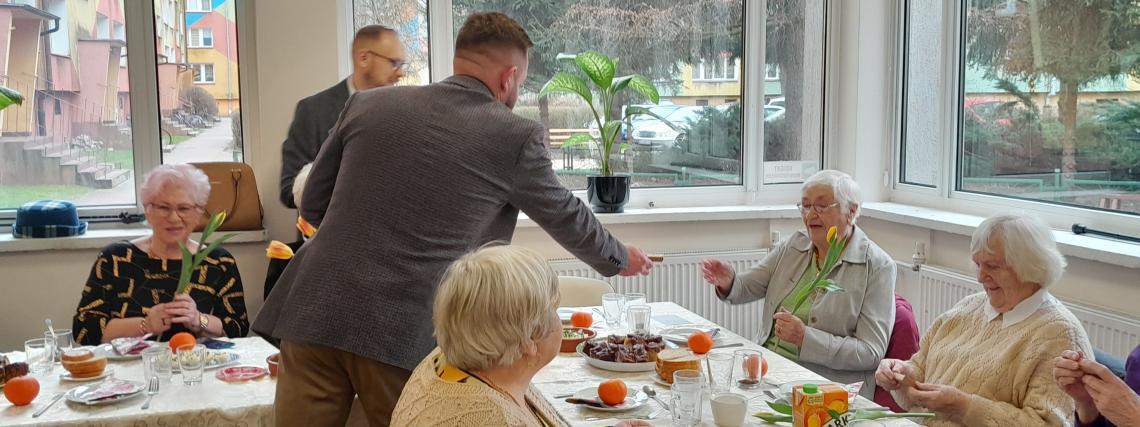 Dzień kobiet w klubie seniora